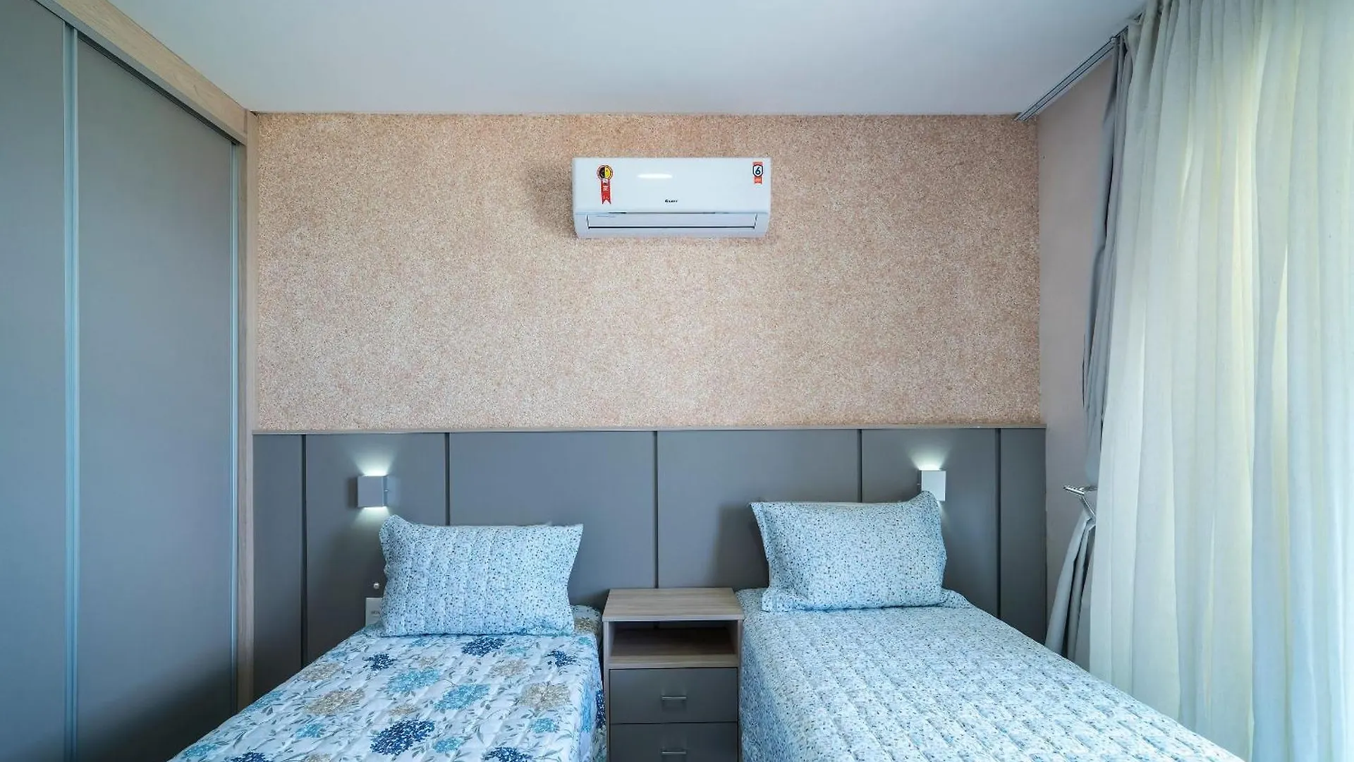 דירה בומבינאס A13 - Apartamento Beira Mar Na Praia De Bombas 02 Suites