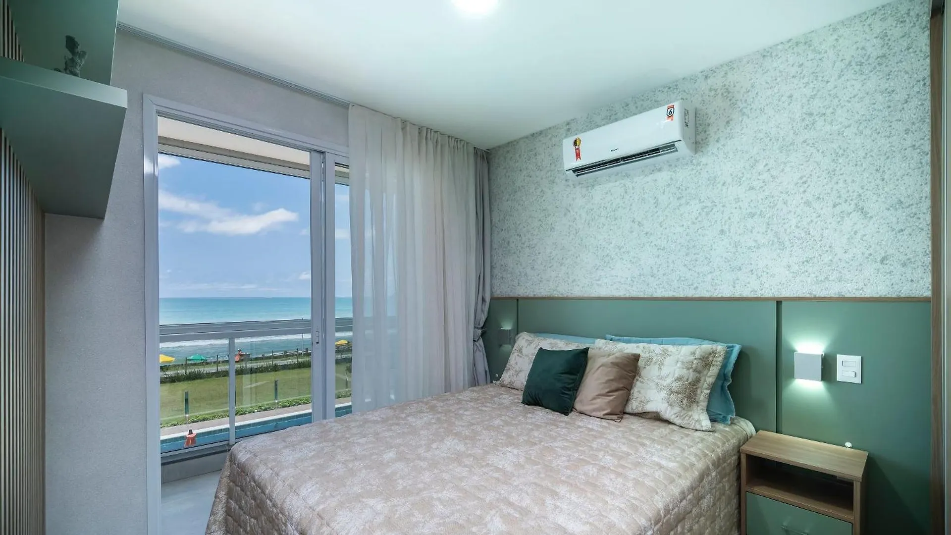 דירה בומבינאס A13 - Apartamento Beira Mar Na Praia De Bombas 02 Suites ברזיל