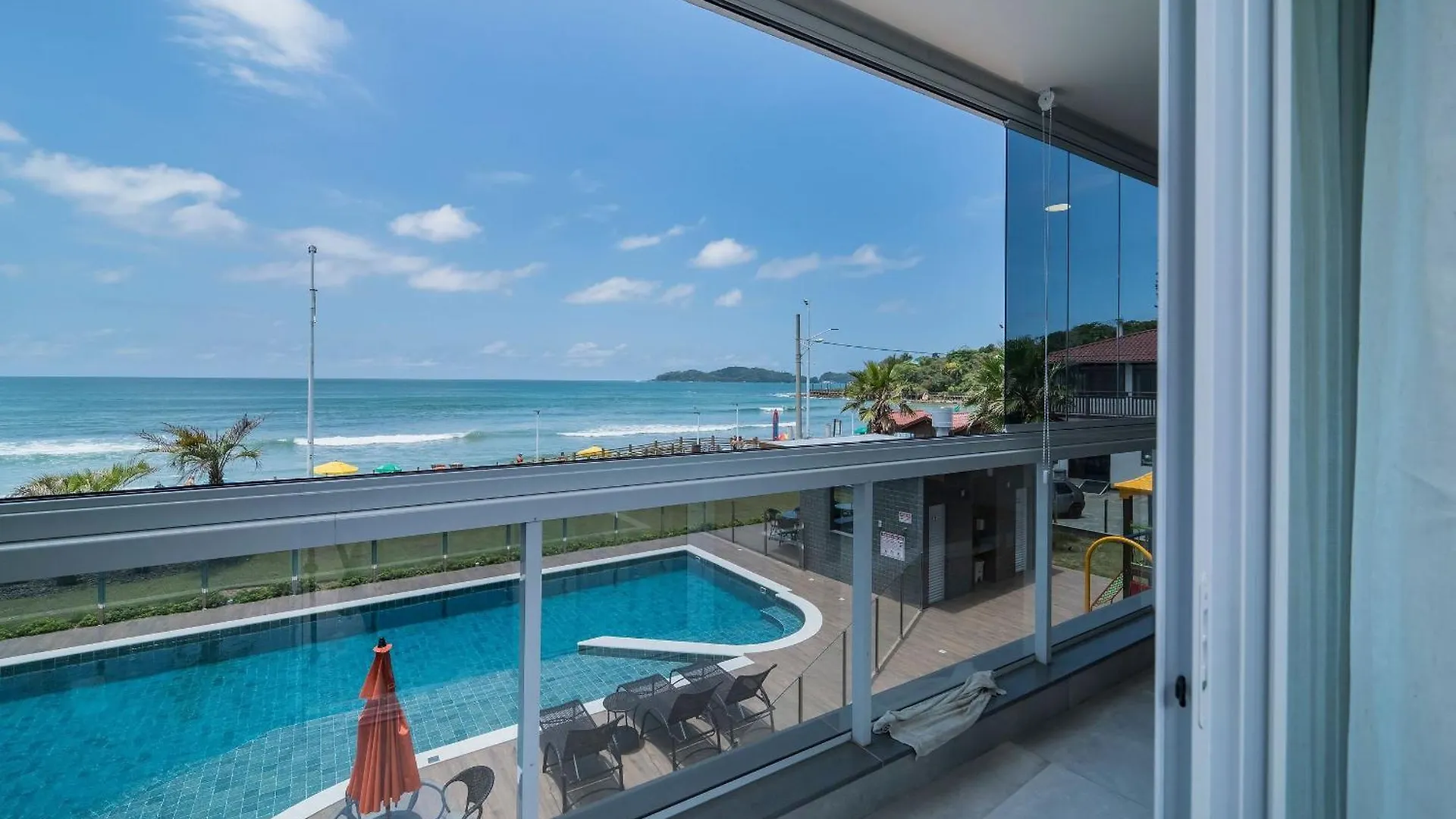 דירה בומבינאס A13 - Apartamento Beira Mar Na Praia De Bombas 02 Suites