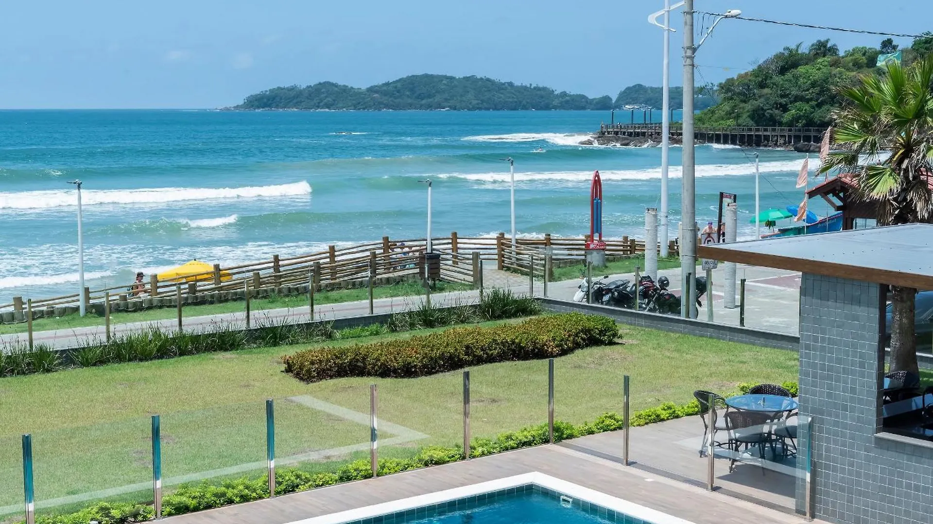 בומבינאס A13 - Apartamento Beira Mar Na Praia De Bombas 02 Suites ברזיל