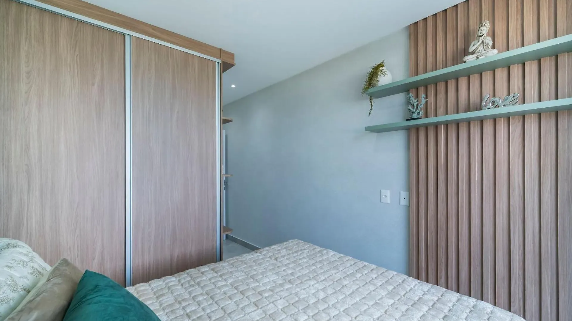 A13 - Apartamento Beira Mar Na Praia De Bombas 02 Suites Bombinhas
