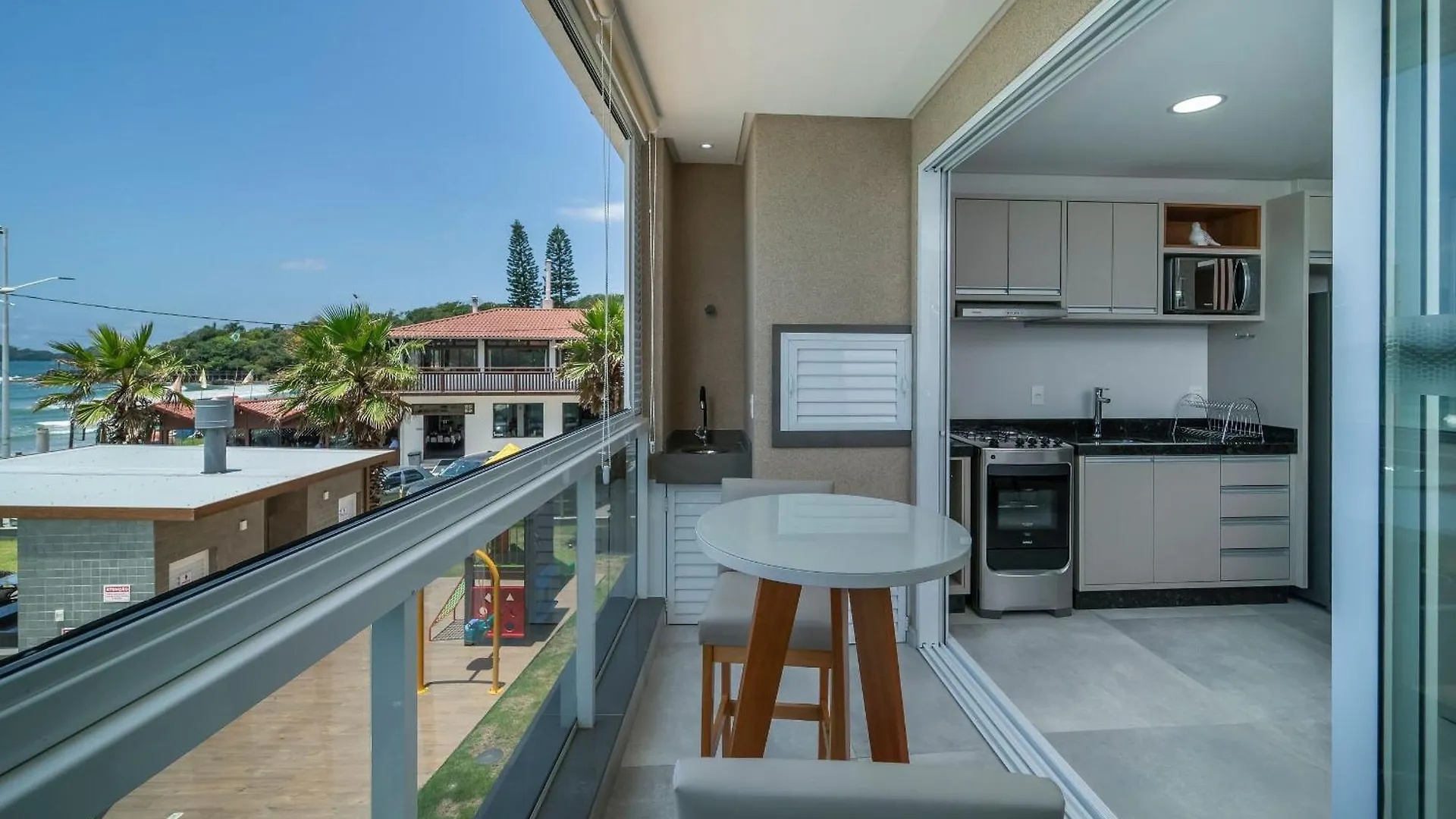 A13 - Apartamento Beira Mar Na Praia De Bombas 02 Suites Bombinhas 0*,  Brazilië
