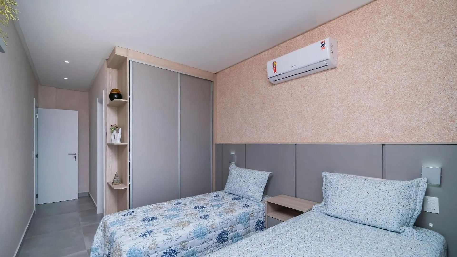 Appartement A13 - Apartamento Beira Mar Na Praia De Bombas 02 Suites Bombinhas