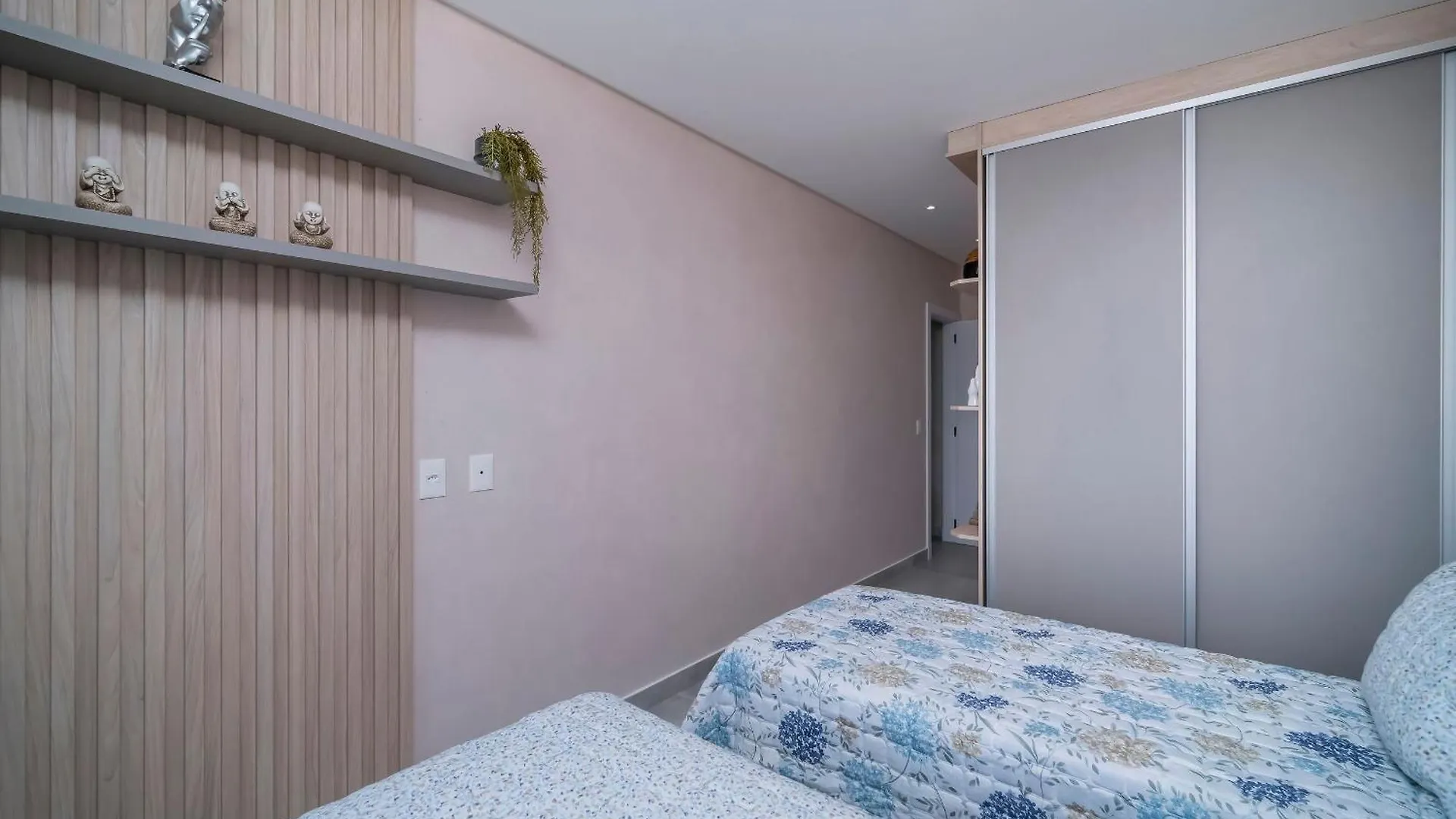 A13 - Apartamento Beira Mar Na Praia De Bombas 02 Suites Bombinhas Appartement